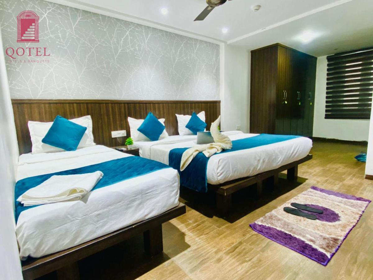 Qotel Hotel Rajouri Garden Above Ritu Marbles, Near Rajouri Garden Metro Station-Couple Friendly Nuova Delhi Esterno foto