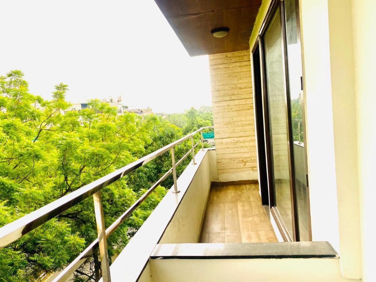 Qotel Hotel Rajouri Garden Above Ritu Marbles, Near Rajouri Garden Metro Station-Couple Friendly Nuova Delhi Esterno foto